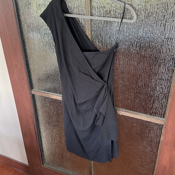 Victoria Beckham Black Asymmetrical Ruffled Cocktail Dress size 6 - Picture 6 of 12